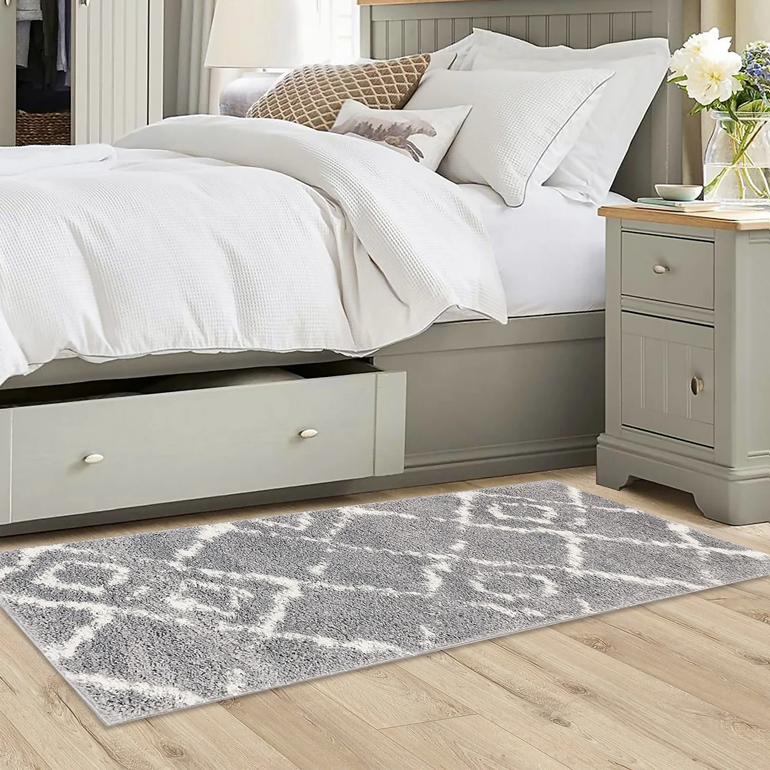 Deluxe Berber Shaggy Runner - Grey & White - 180x67cm 5 Deluxe Berber Shaggy Runner - Grey & White - 180x67cm - Image 3