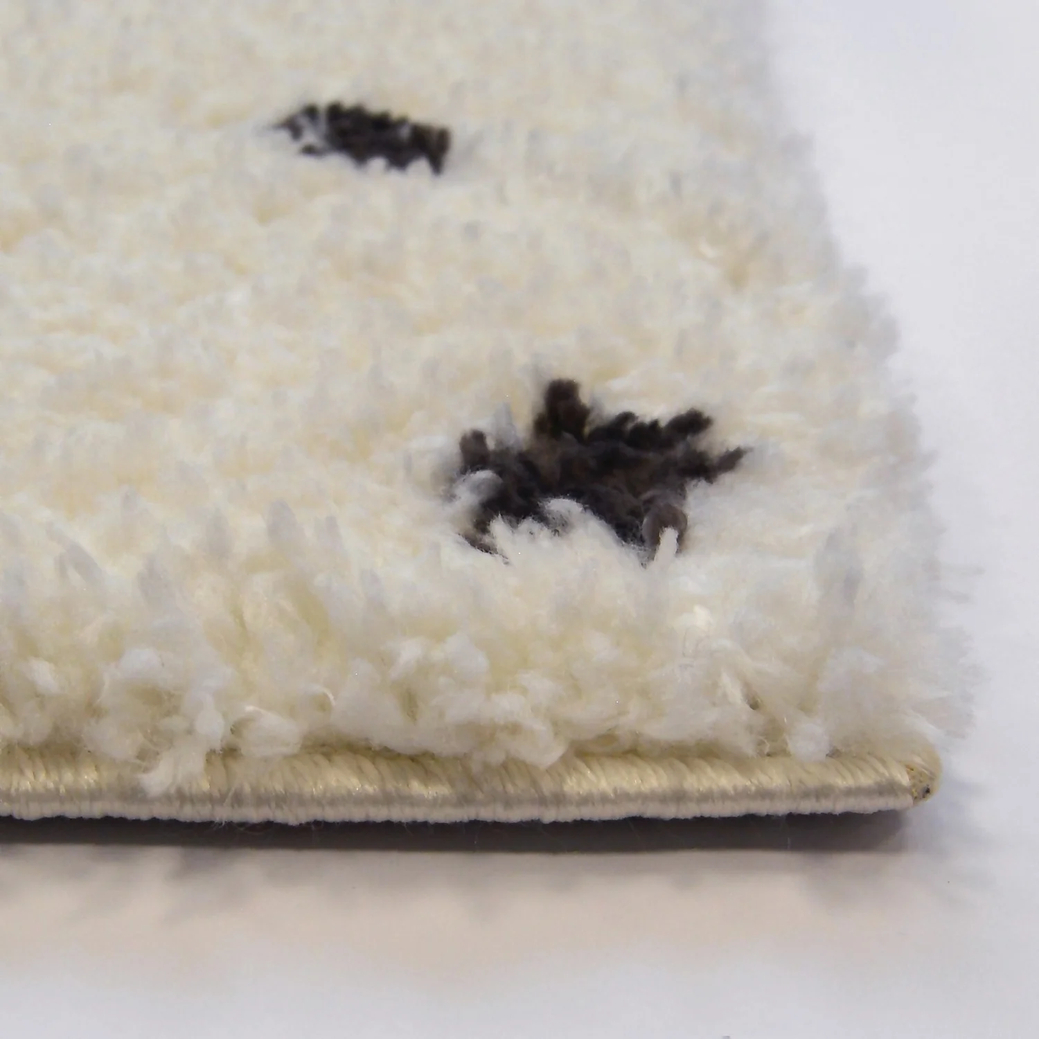 Snug Spotty Rug - Monochrome - 160x230cm 5 Snug Spotty Rug - Monochrome - 160x230cm - Image 3